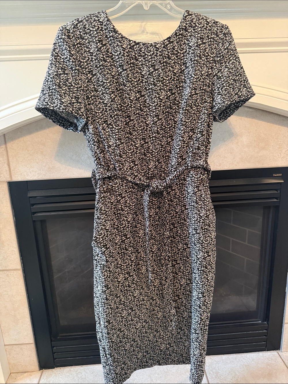 NWOT Calvin Klein Black & White Speckled Tie-Waist Midi Dress